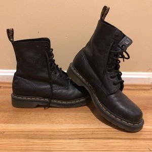 DR. MARTENS BOOTS